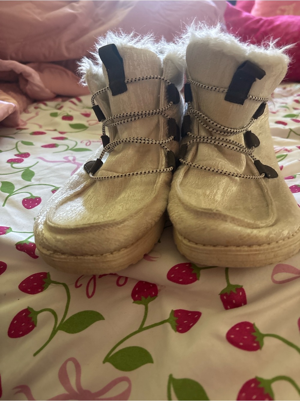 Hey Dude Cream Faux-Fur Lace-Up Winter Boots